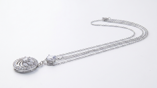 Minimalist Pendant – Timeless Design