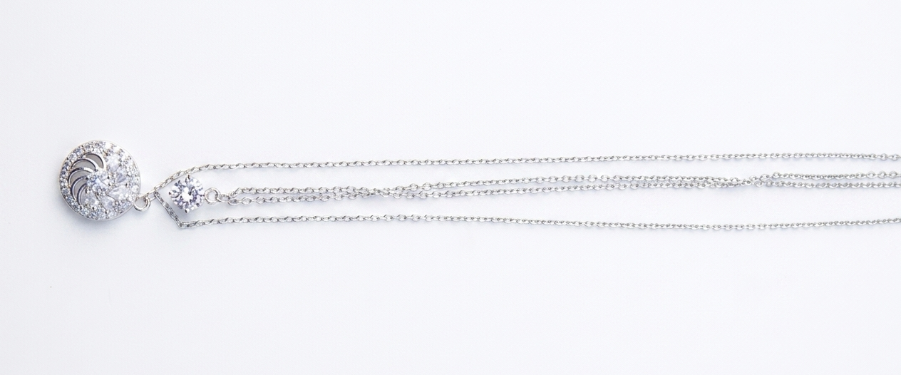 Minimalist Pendant – Timeless Design