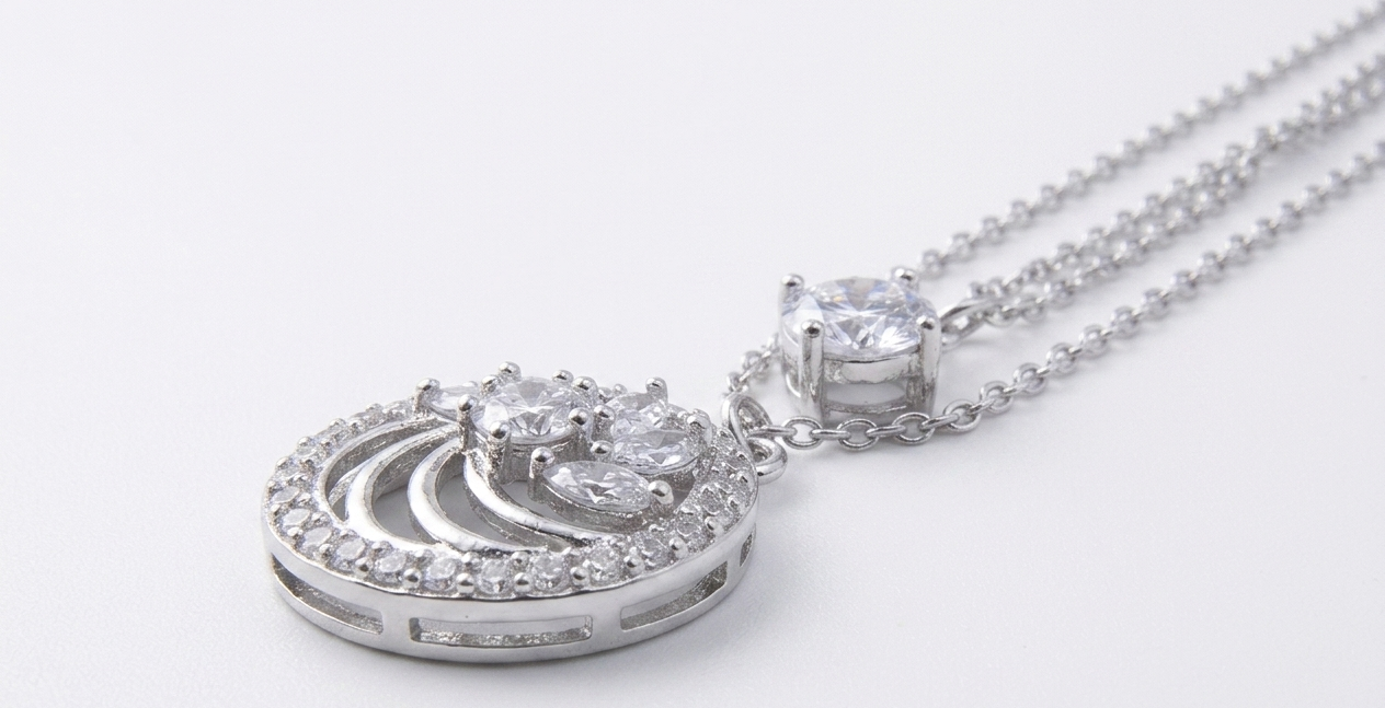 Minimalist Pendant – Timeless Design